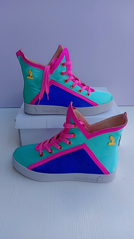 Lotus Sneakers - Light Blue